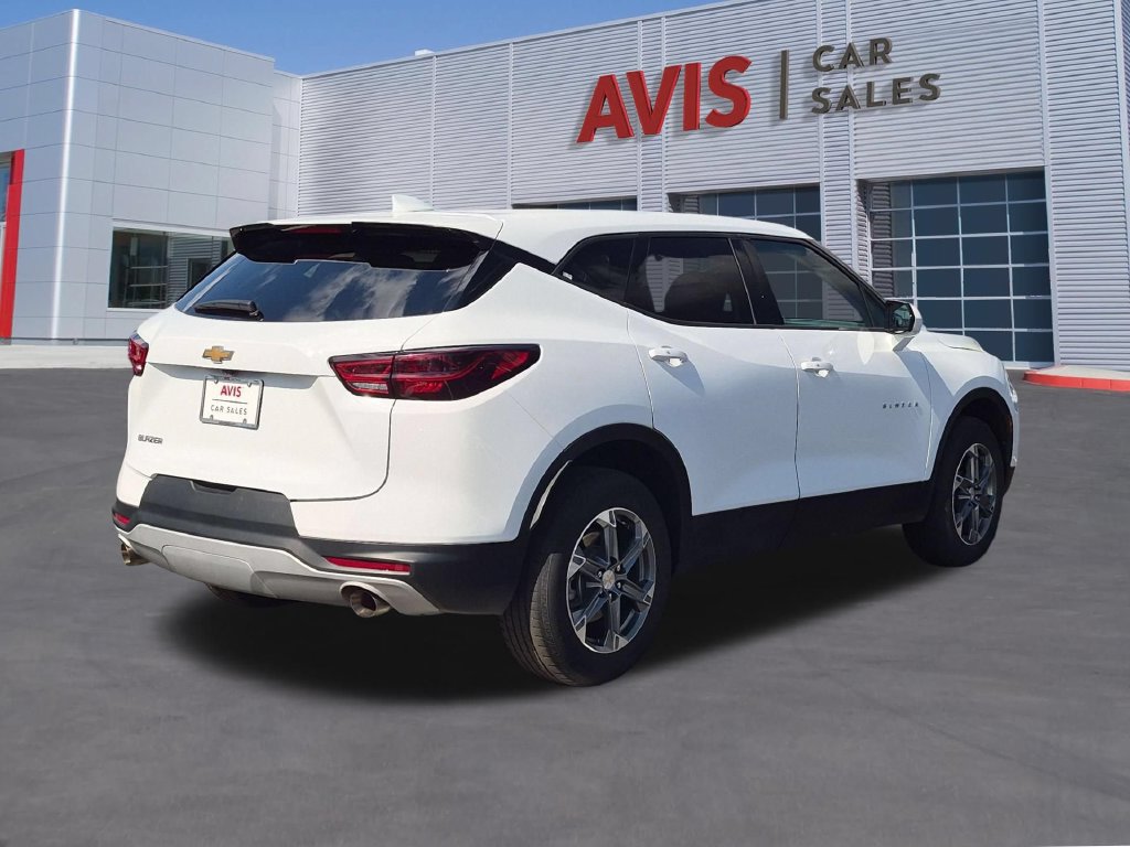 Used 2025 Chevrolet Blazer LT FWD image 5