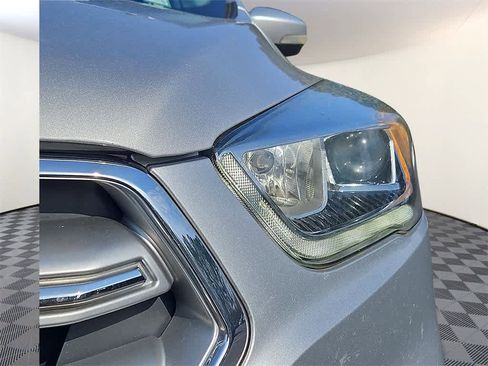 Used 2017 Ford Escape Titanium image 8