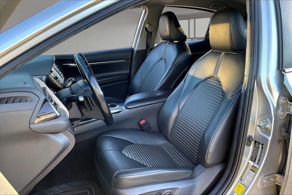 Used 2020 Toyota Camry SE FWD image 20