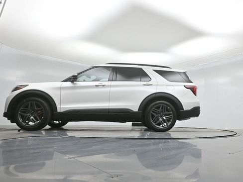 New 2026 Ford Explorer ST image 7