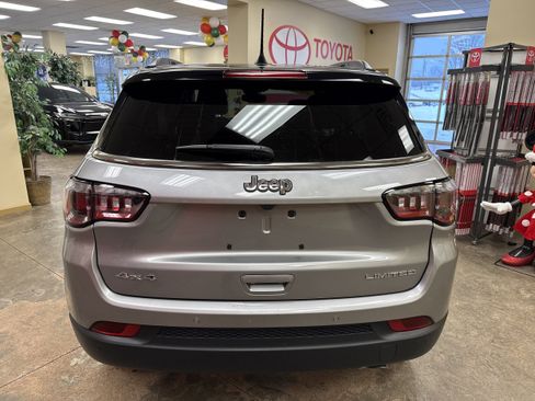 Used 2022 Jeep Compass Limited w/ Sun and Sound Group image 10