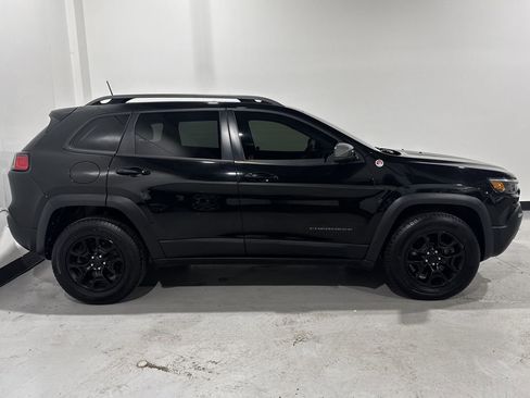 Used 2019 Jeep Cherokee Trailhawk w/ Comfort/Convenience Group AWD/4WD image 21