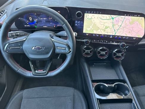 Used 2024 Chevrolet Blazer EV RS image 16