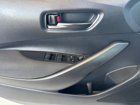 Used 2025 Toyota Corolla LE FWD image 9