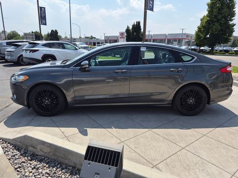 Used 2016 Ford Fusion SE w/ Equipment Group 202A FWD image 8