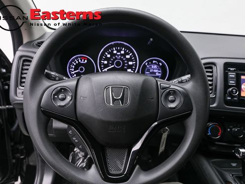 Used 2021 Honda HR-V LX image 10