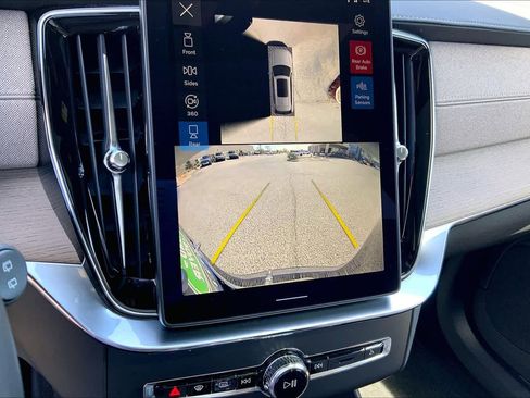 Used 2026 Volvo XC90 B5 Plus w/ Protection Package image 25