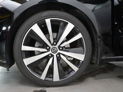 Used 2020 Nissan Altima 2.5 SR w/ Premium Package AWD/4WD image 28