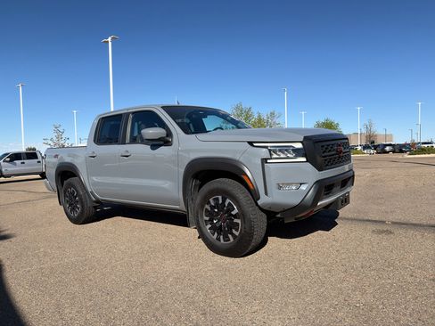 Used 2024 Nissan Frontier PRO-4X w/ Technology Package image 3