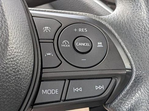 Used 2025 Toyota Corolla LE FWD image 14