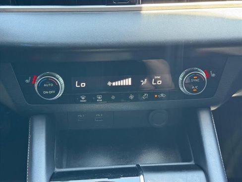 Used 2023 Mitsubishi Outlander SE FWD image 21