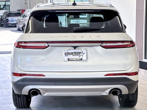 Used 2022 Lincoln Corsair AWD w/ Premium Package image 5