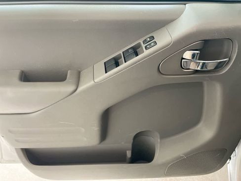 Used 2017 Nissan Frontier SV image 13