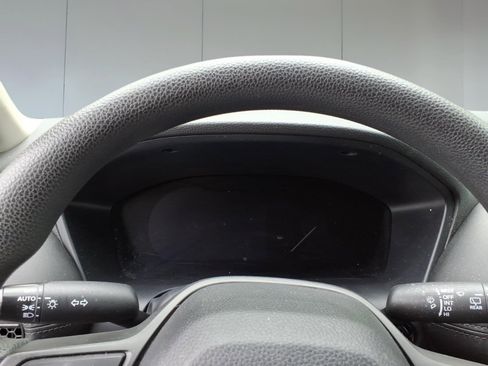 Used 2023 Honda HR-V LX image 11