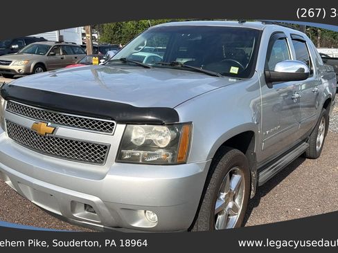 Used 2012 Chevrolet Avalanche LTZ AWD/4WD image 31
