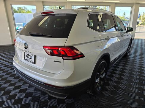 Used 2023 Volkswagen Tiguan SE w/ Panoramic Sunroof Package AWD/4WD image 3