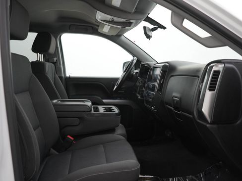 Used 2019 Chevrolet Silverado 1500 LT AWD/4WD image 13