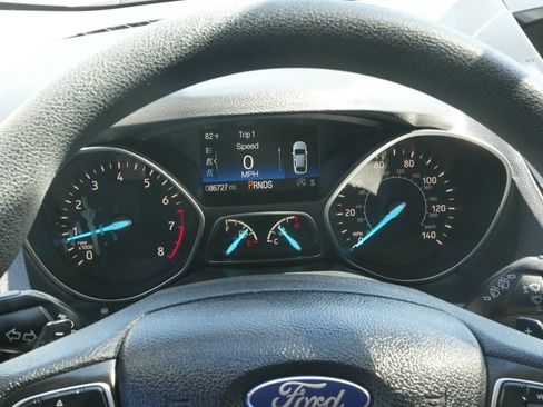 Used 2017 Ford Escape SE FWD image 17