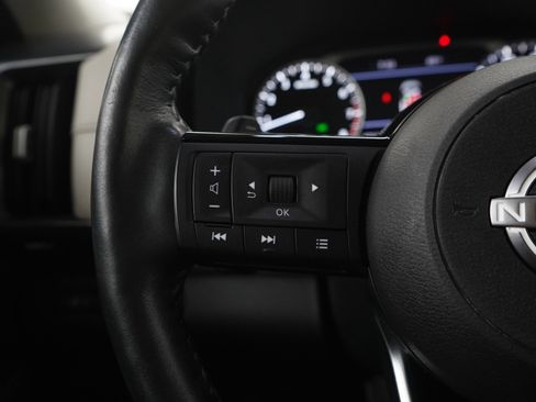 Used 2024 Nissan Pathfinder SL w/ Black Appearance Package AWD/4WD image 26