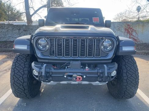 Used 2024 Jeep Gladiator Mojave w/ Convenience Group image 5