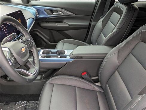 Used 2025 Chevrolet Equinox EV LT image 14