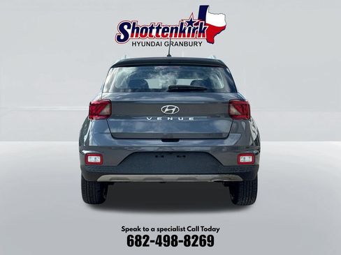 Used 2026 Hyundai Venue SEL FWD image 7
