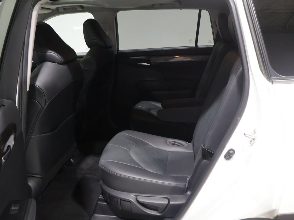 Used 2020 Toyota Highlander Limited AWD/4WD image 19