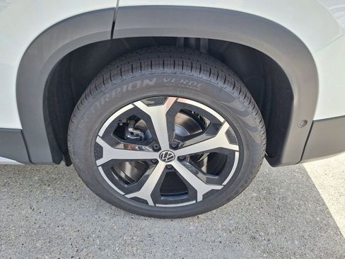 New 2026 Volkswagen Tiguan SE image 25