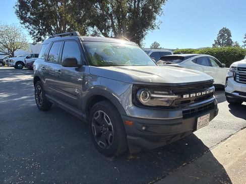 Used 2022 Ford Bronco Sport Outer Banks w/ Tech Package AWD/4WD image 3