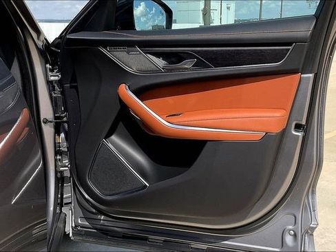 Used 2025 Jaguar F-PACE R-Dynamic S image 29