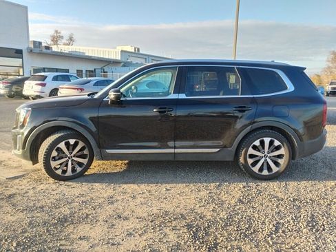 Used 2021 Kia Telluride EX w/ EX Premium Package image 2