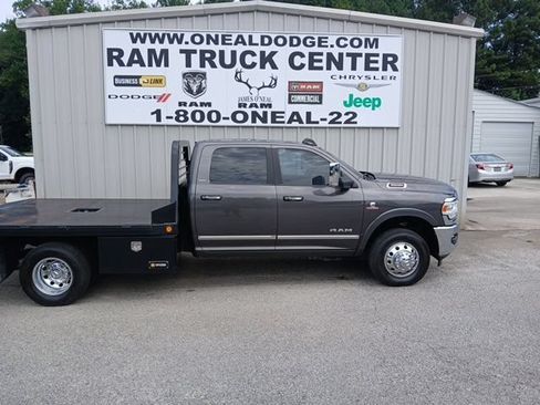 Used 2019 RAM 3500 Laramie AWD/4WD image 2