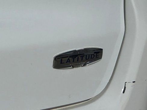 Used 2023 Jeep Compass Latitude image 14