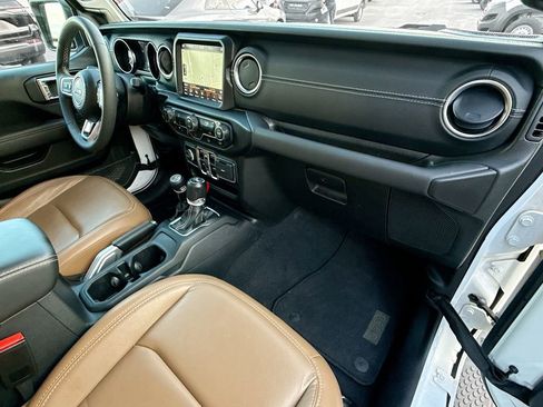 Used 2023 Jeep Wrangler Unlimited Sahara image 34