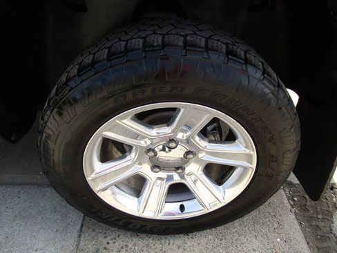 Used 2016 RAM 1500 Classic SLT AWD/4WD image 17