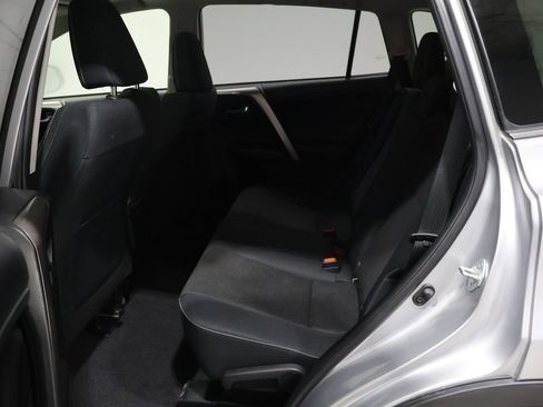 Used 2018 Toyota RAV4 XLE image 18