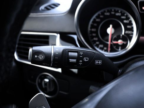Used 2015 Mercedes-Benz GL 63 AMG 4MATIC image 25