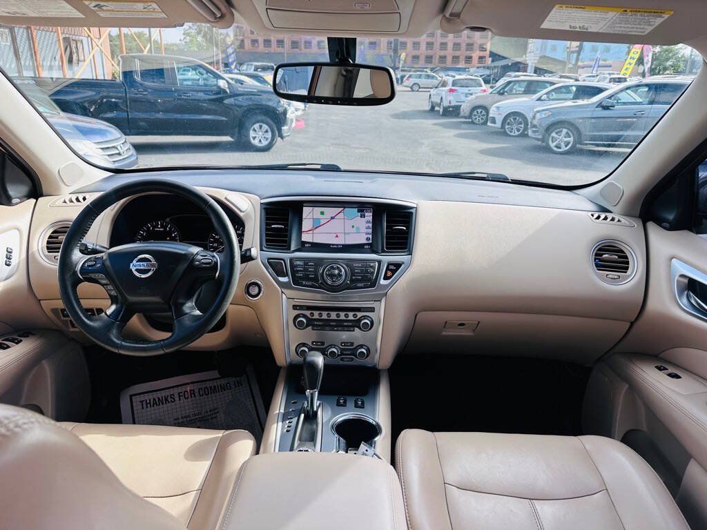 Used 2017 Nissan Pathfinder SL w/ SL Tech Package AWD/4WD image 9