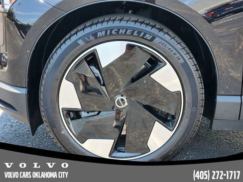 New 2025 Volvo EX30 Plus w/ Protection Package Premier image 11