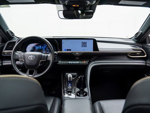 Used 2024 Toyota Crown AWD/4WD image 10