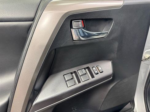 Used 2018 Toyota RAV4 XLE image 12