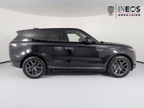 Used 2024 Land Rover Range Rover Sport SE AWD/4WD image 6