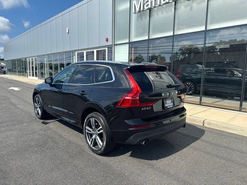 Used 2021 Volvo XC60 T5 Momentum w/ Climate Package AWD/4WD image 3