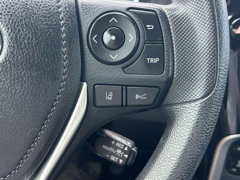 Used 2017 Toyota Corolla XLE FWD image 24
