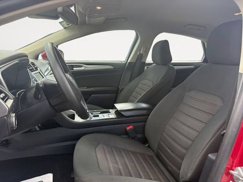 Used 2020 Ford Fusion SE FWD image 9