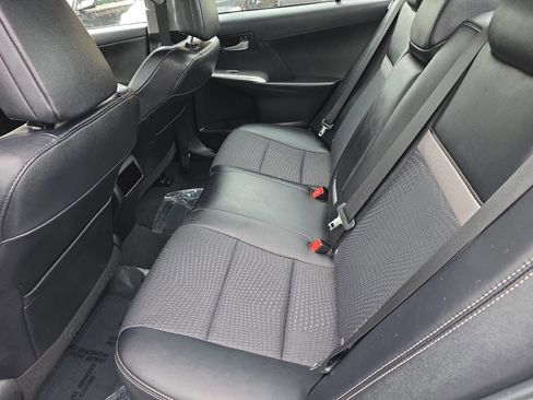 Used 2014 Toyota Camry SE image 8