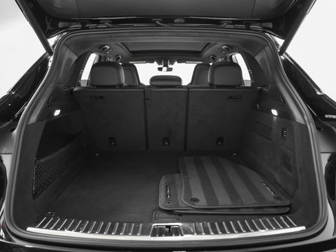 Certified 2021 Porsche Cayenne Turbo image 19