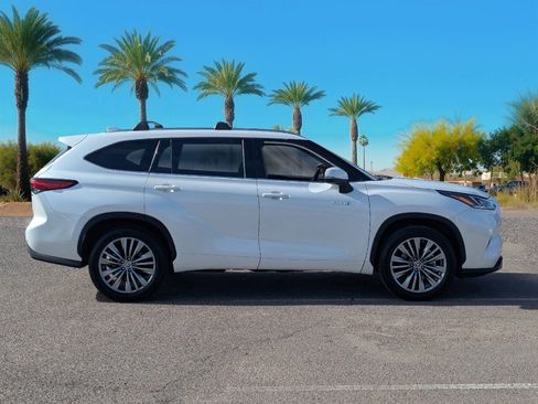 Used 2020 Toyota Highlander Platinum image 7