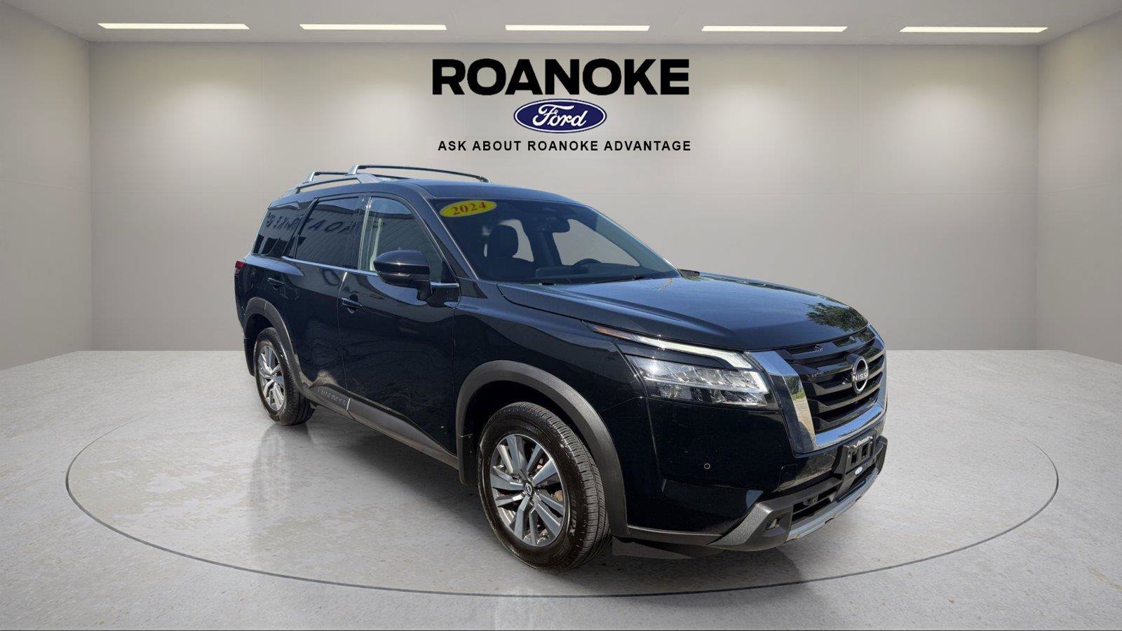 Used 2024 Nissan Pathfinder SL AWD/4WD image 7