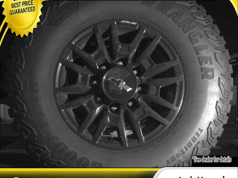 Used 2025 Chevrolet Silverado 2500 ZR2 w/ Technology Package AWD/4WD image 27